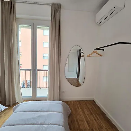 Michelle With Private Parking Apartment *