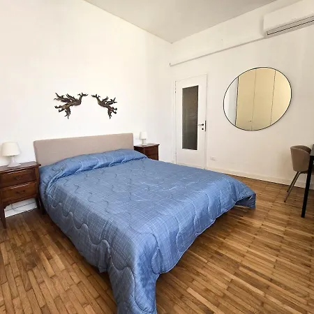 Michelle With Private Parking Apartment