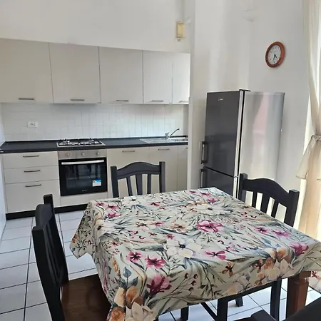 Michelle With Private Parking Appartement La Spezia